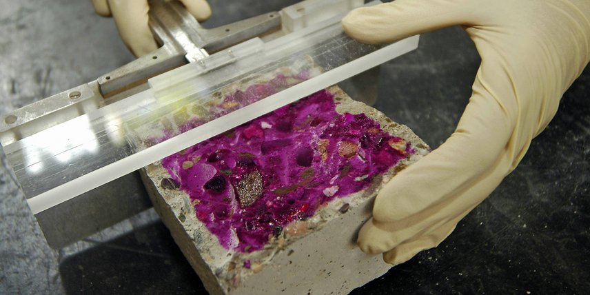 Bestimmung der Carbonatisierungstiefe mittels Phenolphtaleintest